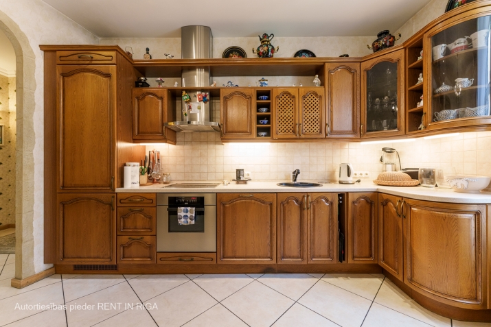 Izīrē dzīvokli, Baznīcas iela 35, Rīga, Labais krasts, Centrs / 2 300 € 10
