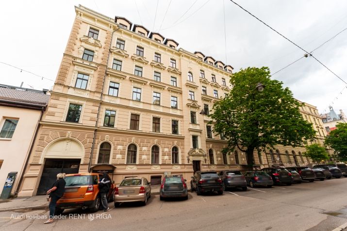 Izīrē dzīvokli, Baznīcas iela 35, Rīga, Labais krasts, Centrs / 2 300 € 36