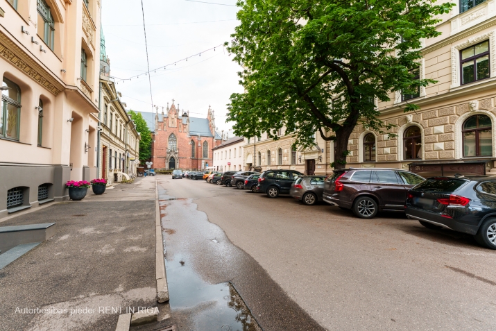 Izīrē dzīvokli, Baznīcas iela 35, Rīga, Labais krasts, Centrs / 2 300 € 37