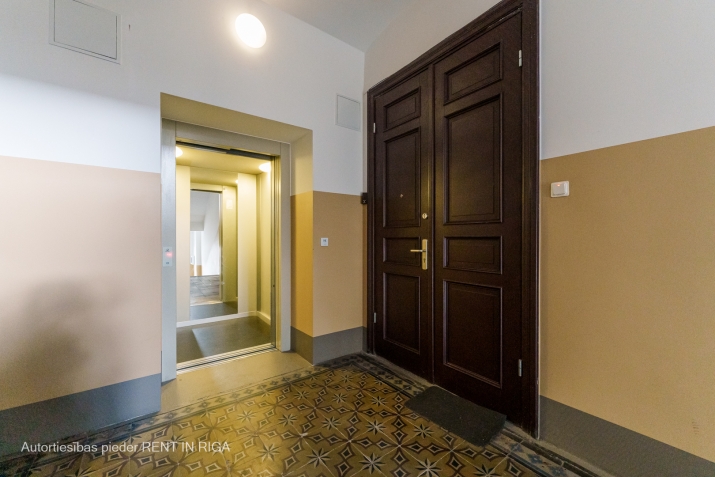 Izīrē dzīvokli, Baznīcas iela 35, Rīga, Labais krasts, Centrs / 2 300 € 35
