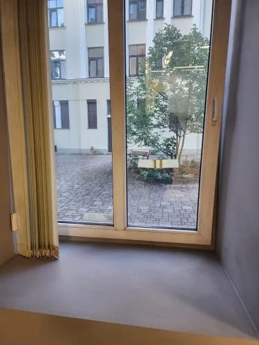 Izīrē tirdzniecības telpas, Lāčplēša iela 75, Rīga, Labais krasts, Centrs / 400 € 9
