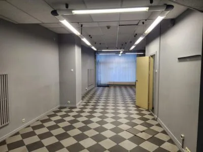 Izīrē tirdzniecības telpas, Lāčplēša iela 75, Rīga, Labais krasts, Centrs / 400 € 2