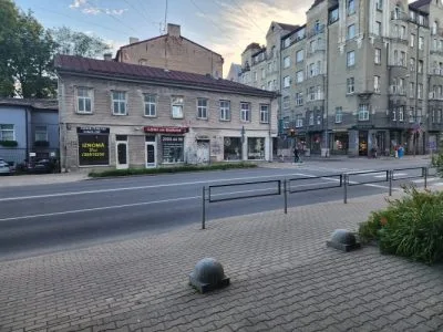 Izīrē tirdzniecības telpas, Lāčplēša iela 75, Rīga, Labais krasts, Centrs / 400 € 12