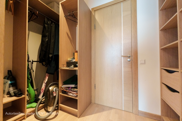 Izīrē dzīvokli, Grostonas iela 25, Rīga, Labais krasts, Centrs / 1 090 € 13