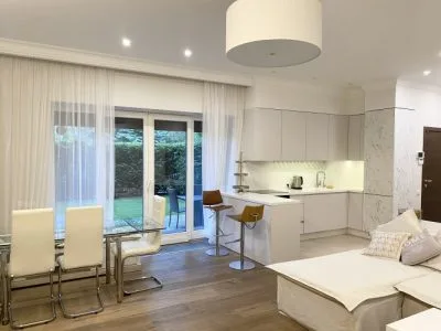 Pārdod dzīvokli, Dzintaru prospekts iela 42-k1, Jūrmala, Dzintari / 290 000 € 2