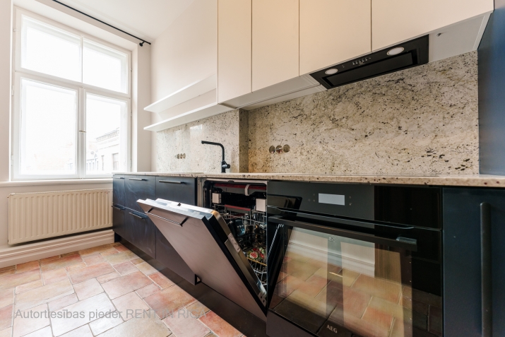 Izīrē dzīvokli, Stabu iela 2, Rīga, Labais krasts, Centrs / 900 € 19