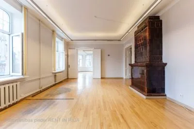Izīrē tirdzniecības telpas, Baznīcas iela 31, Rīga, Labais krasts, Centrs / 2 355 € 8