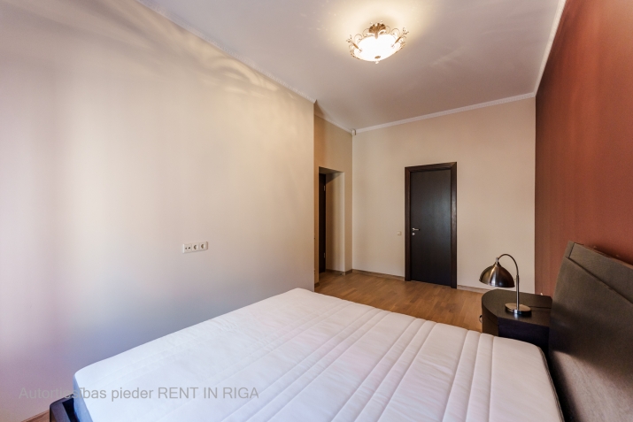 Izīrē dzīvokli, Rūpniecības iela 1, Rīga, Labais krasts, Centrs / 750 € 6