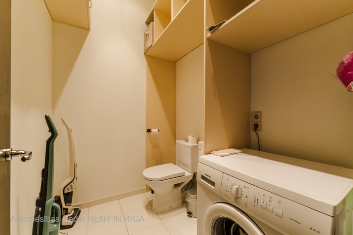 Izīrē dzīvokli, Rūpniecības iela 1, Rīga, Labais krasts, Centrs / 750 € 8