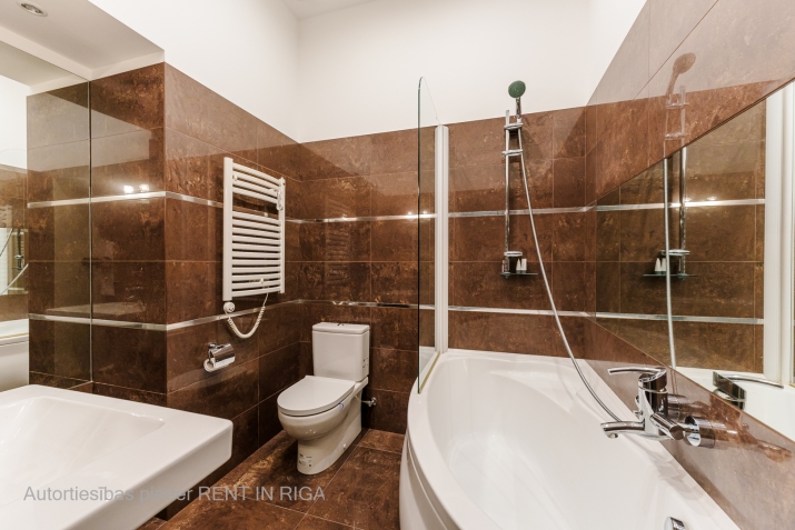 Izīrē dzīvokli, Rūpniecības iela 1, Rīga, Labais krasts, Centrs / 750 € 10