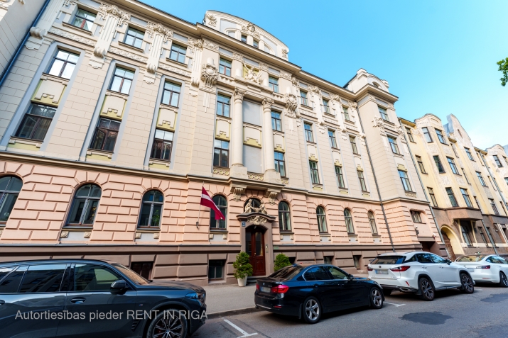 Izīrē dzīvokli, Rūpniecības iela 1, Rīga, Labais krasts, Centrs / 750 € 15