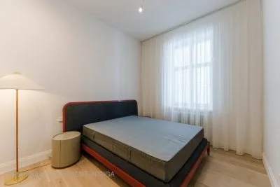 Pārdod dzīvokli, Raiņa bulvāris iela 27, Rīga, Centrs / 222440 € 8