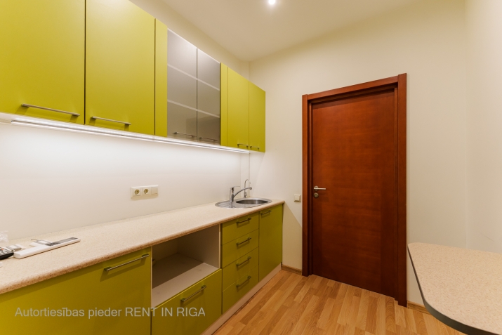 Izīrē biroju, Dzirnavu iela 91, Rīga, Labais krasts, Centrs / 1 350 € 17
