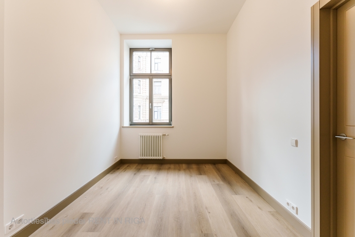 Pārdod dzīvokli, Marijas iela 4, Rīga, Labais krasts, Centrs / 122 223 € 8