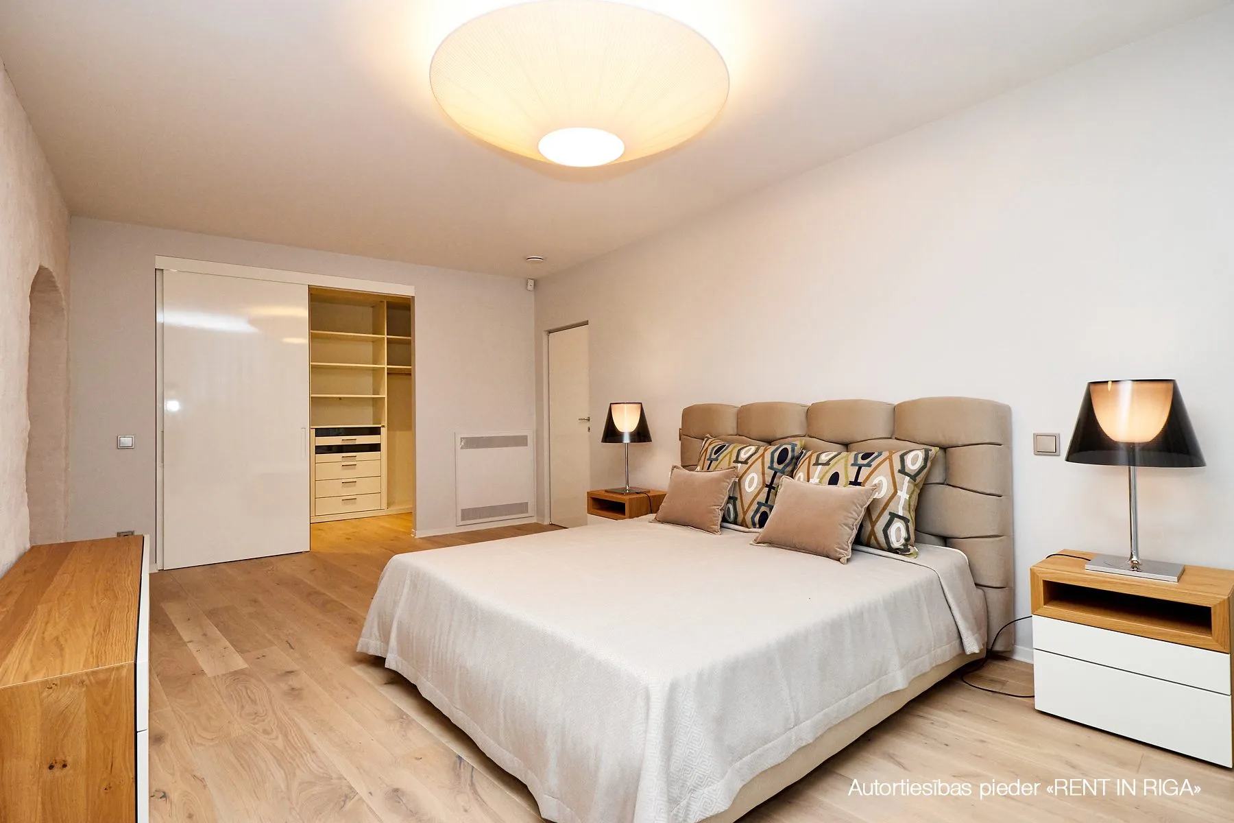 Izīrē dzīvokli, Miesnieku iela 17, Rīga, Labais krasts, Centrs / 4 992 € 15