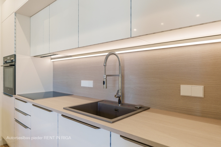 Izīrē dzīvokli, Vilandes iela 11, Rīga, Labais krasts, Centrs / 3 160 € 8