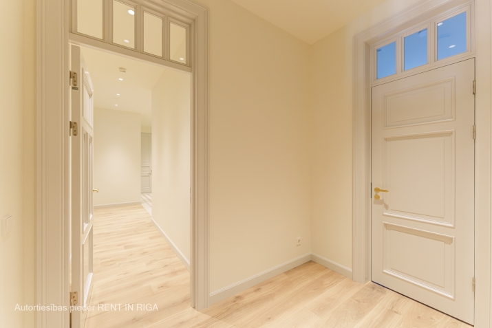 Izīrē dzīvokli, Vilandes iela 11, Rīga, Labais krasts, Centrs / 3 160 € 10