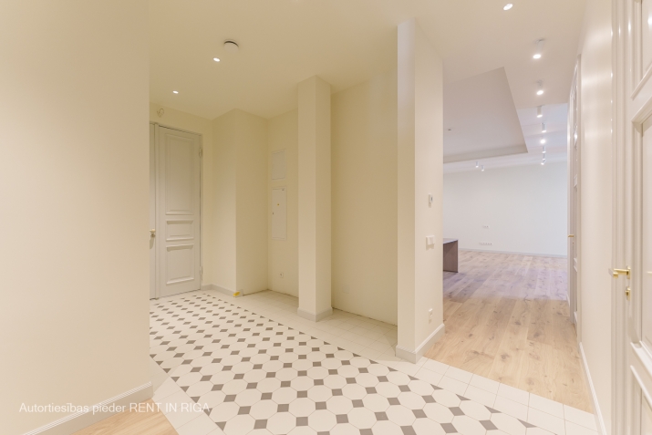 Izīrē dzīvokli, Vilandes iela 11, Rīga, Labais krasts, Centrs / 3 160 € 20