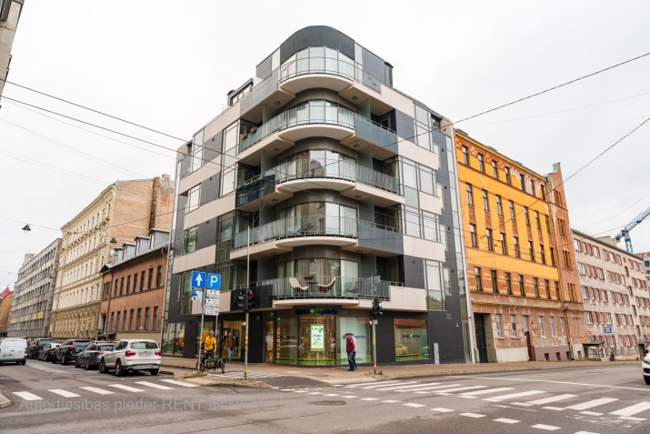 Izīrē dzīvokli, Stabu iela 2A, Rīga, Labais krasts, Centrs / 650 € 16