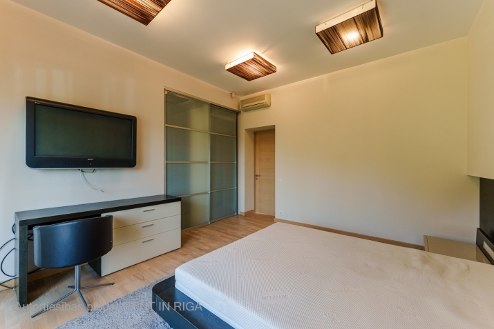 Izīrē māju, Ļaudonas iela 9, Rīga, Labais krasts, Dārzciems / 1 500 € 23