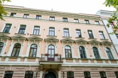 Izīrē dzīvokli, Kalpaka bulvāris iela 9, Rīga, Labais krasts, Centrs / 550 € 2