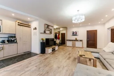 Pārdod dzīvokli, Ciemupes iela 1, Rīga, Labais krasts, Jugla / 162 000 € 8