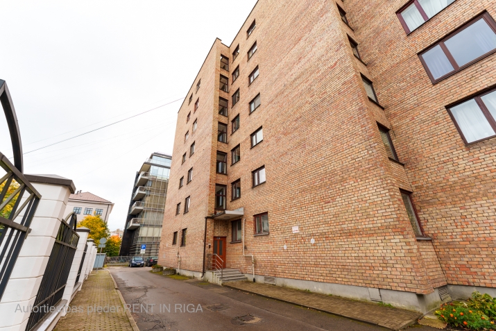 Izīrē dzīvokli, Rūpniecības iela 22, Rīga, Labais krasts, Centrs / 1 500 € 23