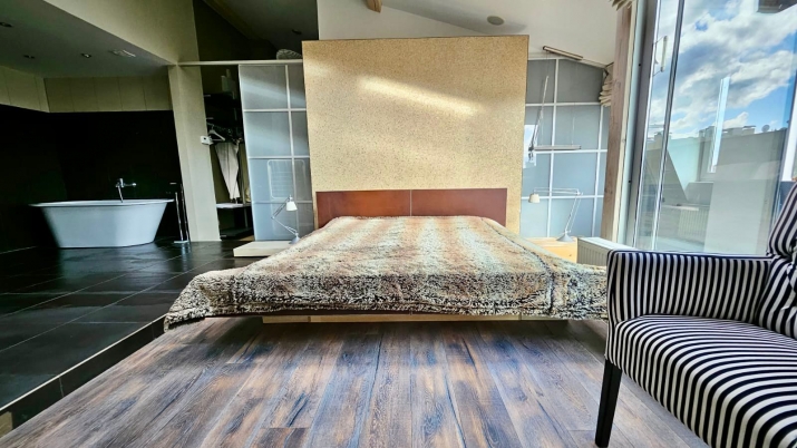 Izīrē dzīvokli, Dzirnavu iela 31, Rīga, Labais krasts, Centrs / 2 800 € 12