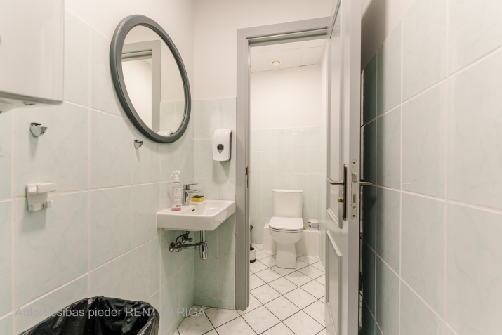 Izīrē komercplatību, Lāčplēša iela 41, Rīga, Labais krasts, Centrs / 637 € 5