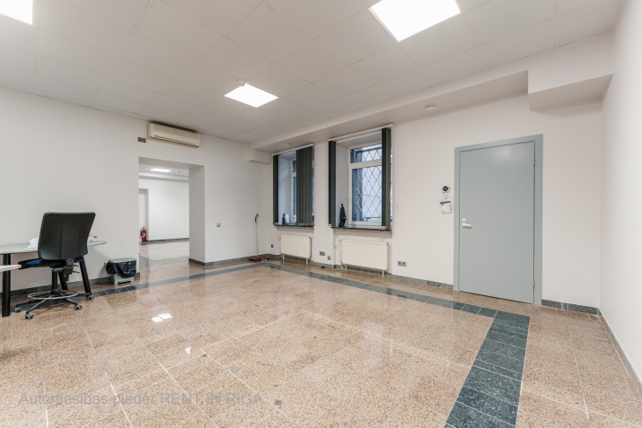 Izīrē komercplatību, Lāčplēša iela 41, Rīga, Labais krasts, Centrs / 637 € 1
