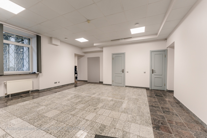 Izīrē komercplatību, Lāčplēša iela 41, Rīga, Labais krasts, Centrs / 637 € 3
