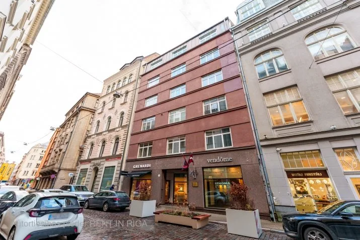 Vaļņu iela 5 1