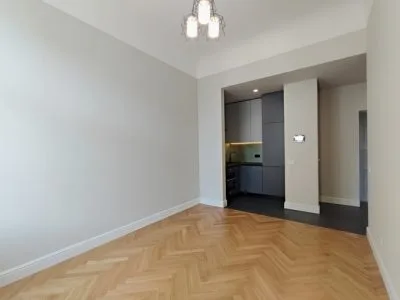 Izīrē dzīvokli, Kr.Valdemāra iela 27/29, Rīga, Labais krasts, Centrs / 750 € 3