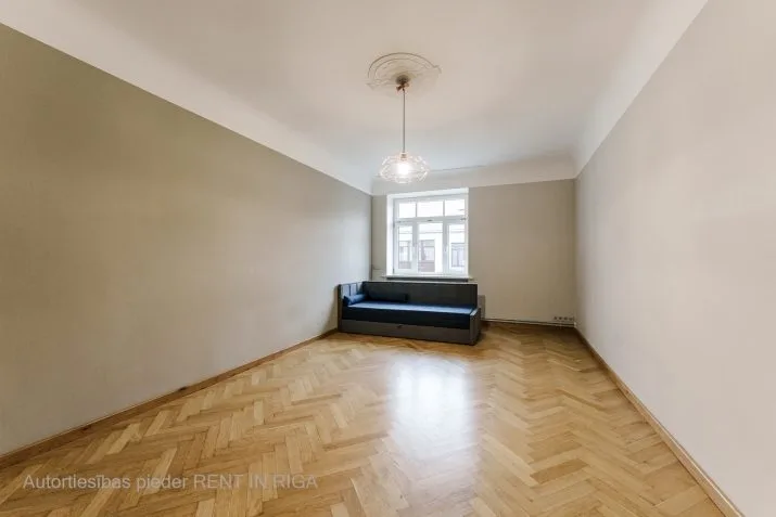 Apartment For Rent, Skolas street 30, Rīga, Labais krasts, Centrs / 650 € 10