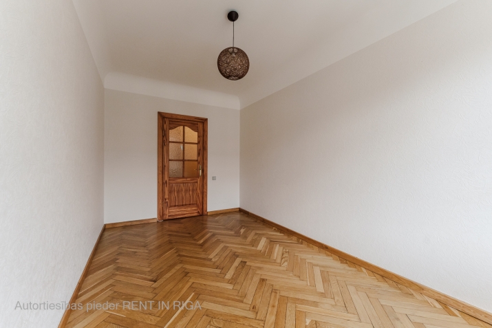 Izīrē dzīvokli, Skolas iela 30, Rīga, Labais krasts, Centrs / 650 € 15