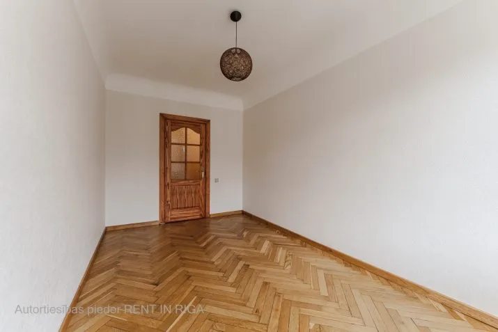 Apartment For Rent, Skolas street 30, Rīga, Labais krasts, Centrs / 650 € 15