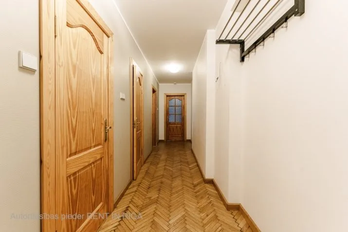 Apartment For Rent, Skolas street 30, Rīga, Labais krasts, Centrs / 650 € 9