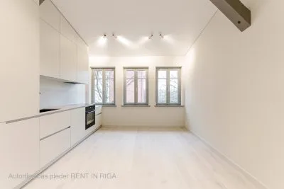 Pārdod dzīvokli, Zeļļu iela 13, Rīga, Kreisais krasts, Āgenskalns / 204 620 € 2