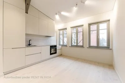 Pārdod dzīvokli, Zeļļu iela 13, Rīga, Kreisais krasts, Āgenskalns / 204 620 € 1