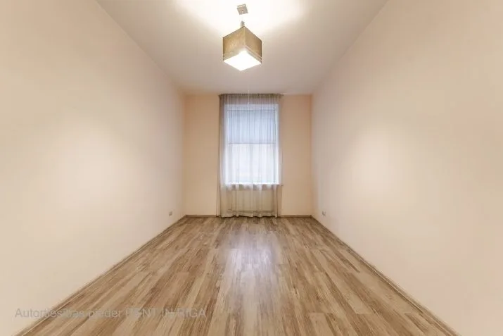 Izīrē dzīvokli, Emīlijas Benjamiņas iela 10, Rīga, Labais krasts, Centrs / 495 € 8