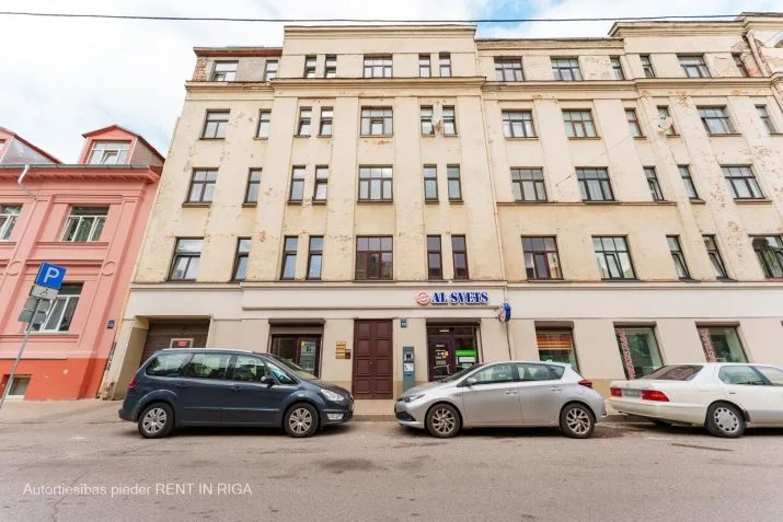 Izīrē dzīvokli, Emīlijas Benjamiņas iela 10, Rīga, Labais krasts, Centrs / 495 € 19