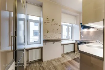 Izīrē dzīvokli, Emīlijas Benjamiņas iela 10, Rīga, Labais krasts, Centrs / 495 € 4