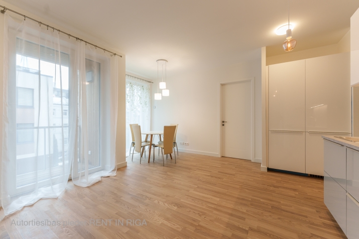 Izīrē dzīvokli, Rūpniecības iela 27, Rīga, Labais krasts, Centrs / 850 € 1
