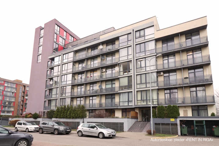 Attēls 1 no 17