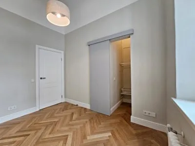Izīrē dzīvokli, Kr.Valdemāra iela 27/29, Rīga, Labais krasts, Centrs / 1 050 € 7