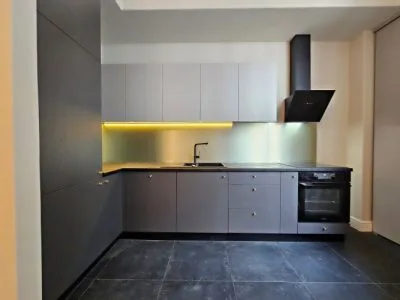 Izīrē dzīvokli, Kr.Valdemāra iela 27/29, Rīga, Labais krasts, Centrs / 1 050 € 2