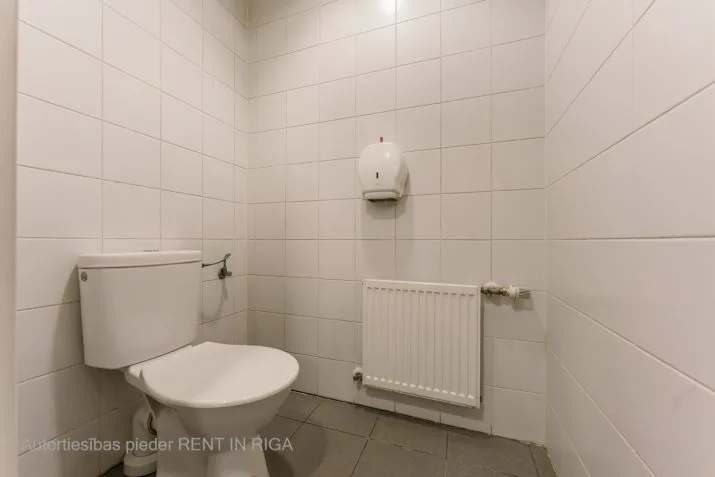 Izīrē tirdzniecības telpas, Dēļu iela 5c, Rīga, Kreisais krasts, Pārdaugava (tuvā) / 910 € 8
