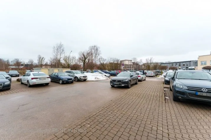 Izīrē tirdzniecības telpas, Dēļu iela 5c, Rīga, Kreisais krasts, Pārdaugava (tuvā) / 910 € 11