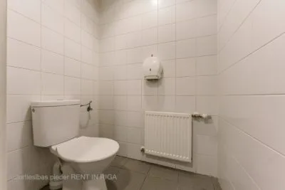 Izīrē tirdzniecības telpas, Dēļu iela 5c, Rīga, Kreisais krasts, Pārdaugava (tuvā) / 910 € 8