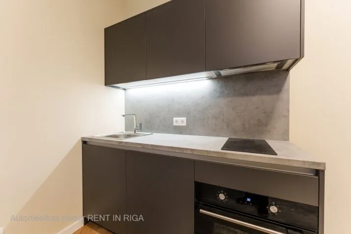 Izīrē dzīvokli, Valdemāra iela 61, Rīga, Labais krasts, Centrs / 550 € 6